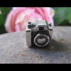 PANDORA camera charm st marteen